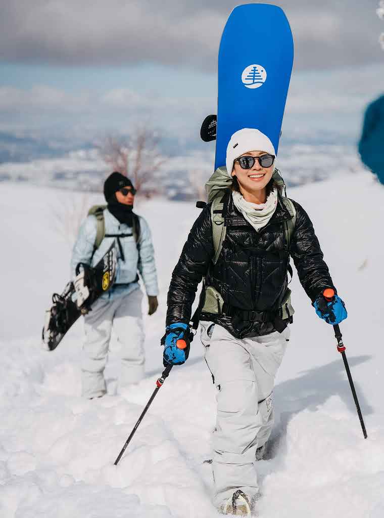 ACTIVITIES  > SNOWSPORTS > WOMENS SNOWBOARDING