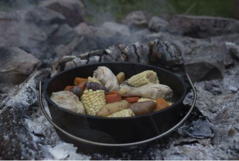 10 Cast Iron Classic Dutch Oven