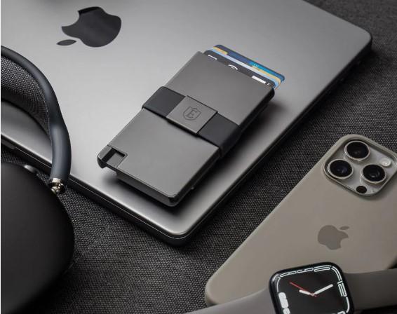 Senate Cardholder Aluminum Premium