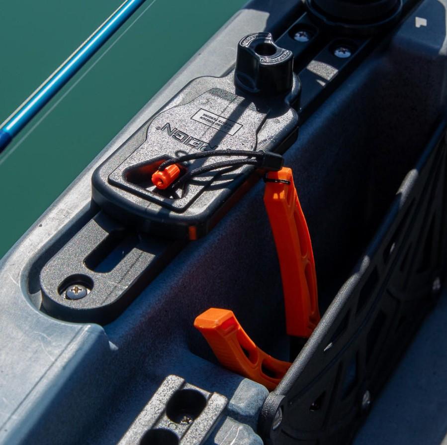 Track Mount Retractor